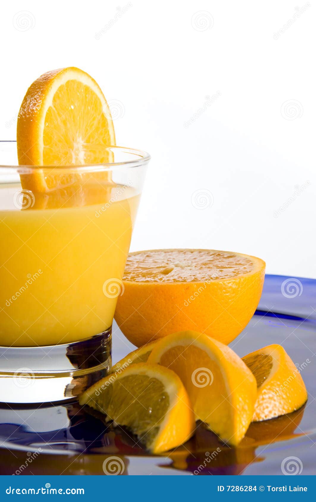 Sok pomarańcze. Błękitny soku pomarańcz talerz