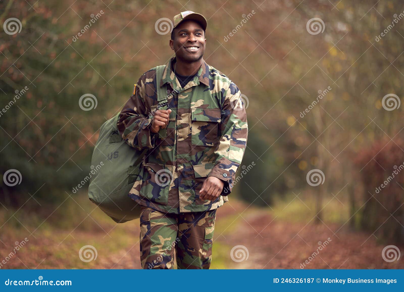 Saudação Do Soldado Americano Imagem de Stock - Imagem de homem