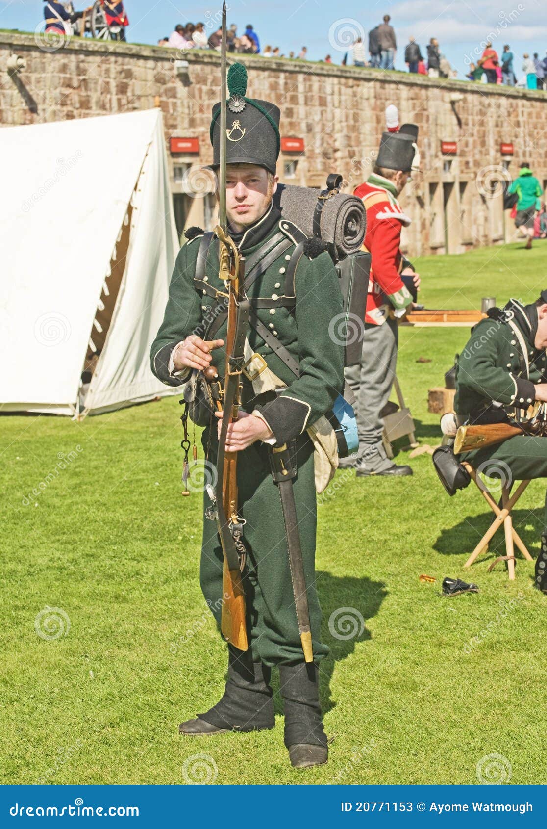 Gewehr und Bajonett Soldat 37702 mit Dreispitz Franzose 