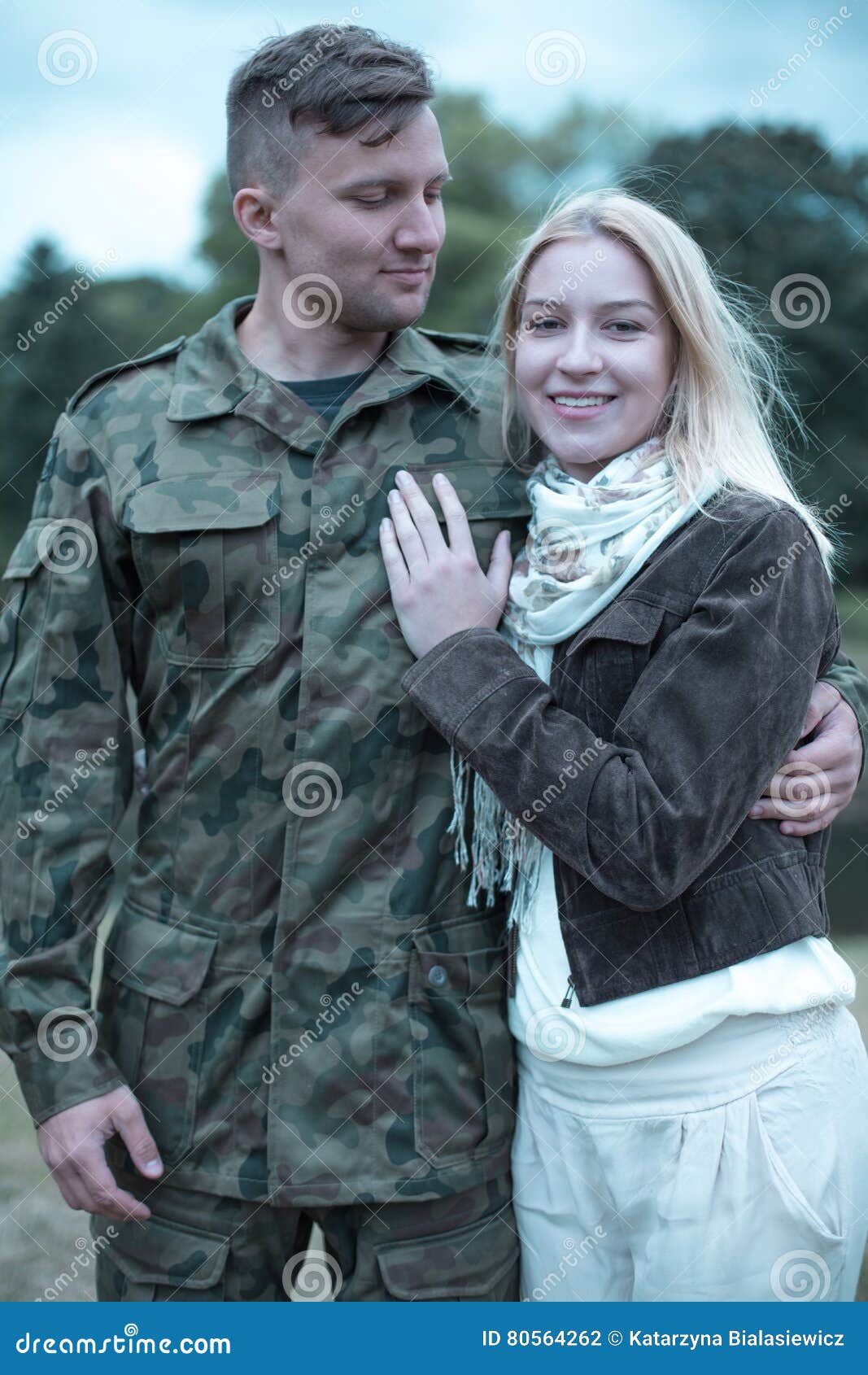 wifey welcoming home young soldier