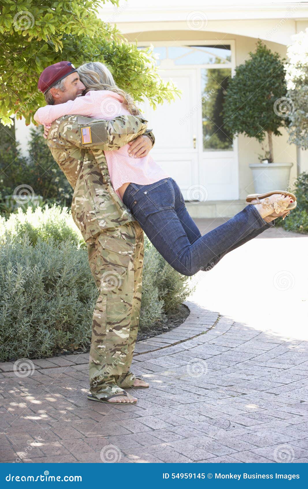 wifey welcoming home young soldier