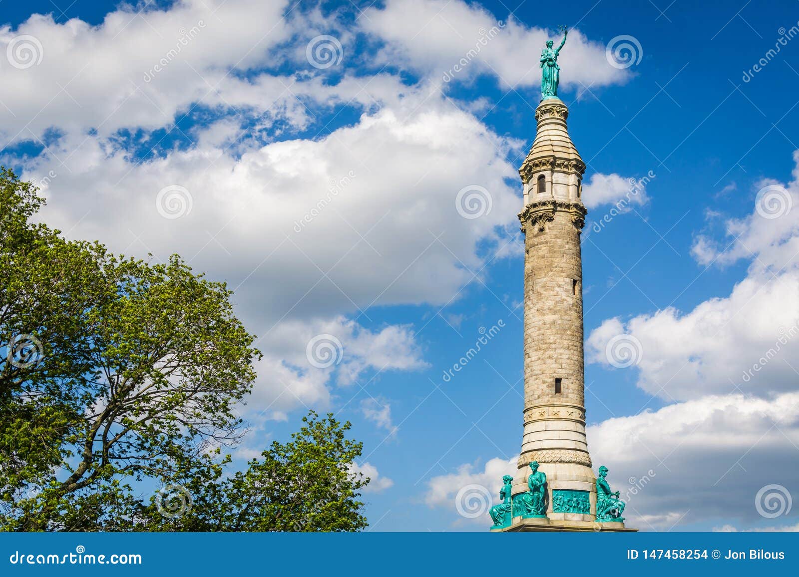 the soldiers & sailors monument in east rock, new haven, connecticut