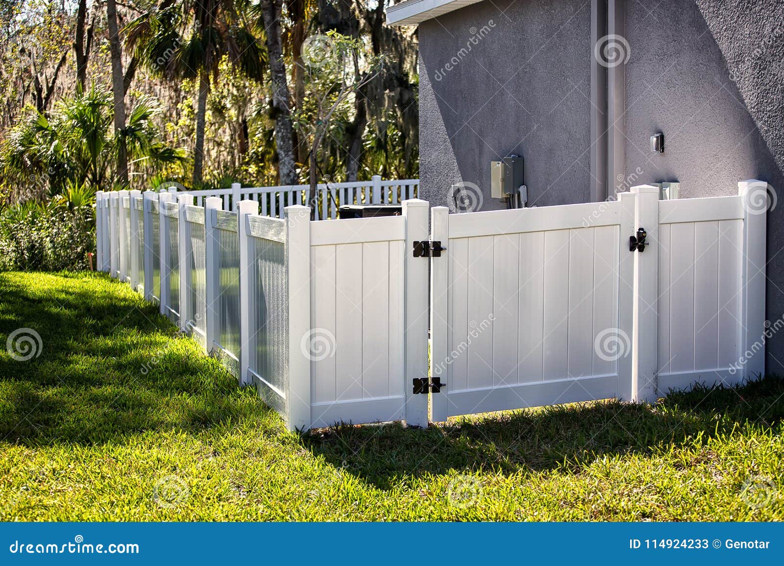 solid privacy vinyl fence