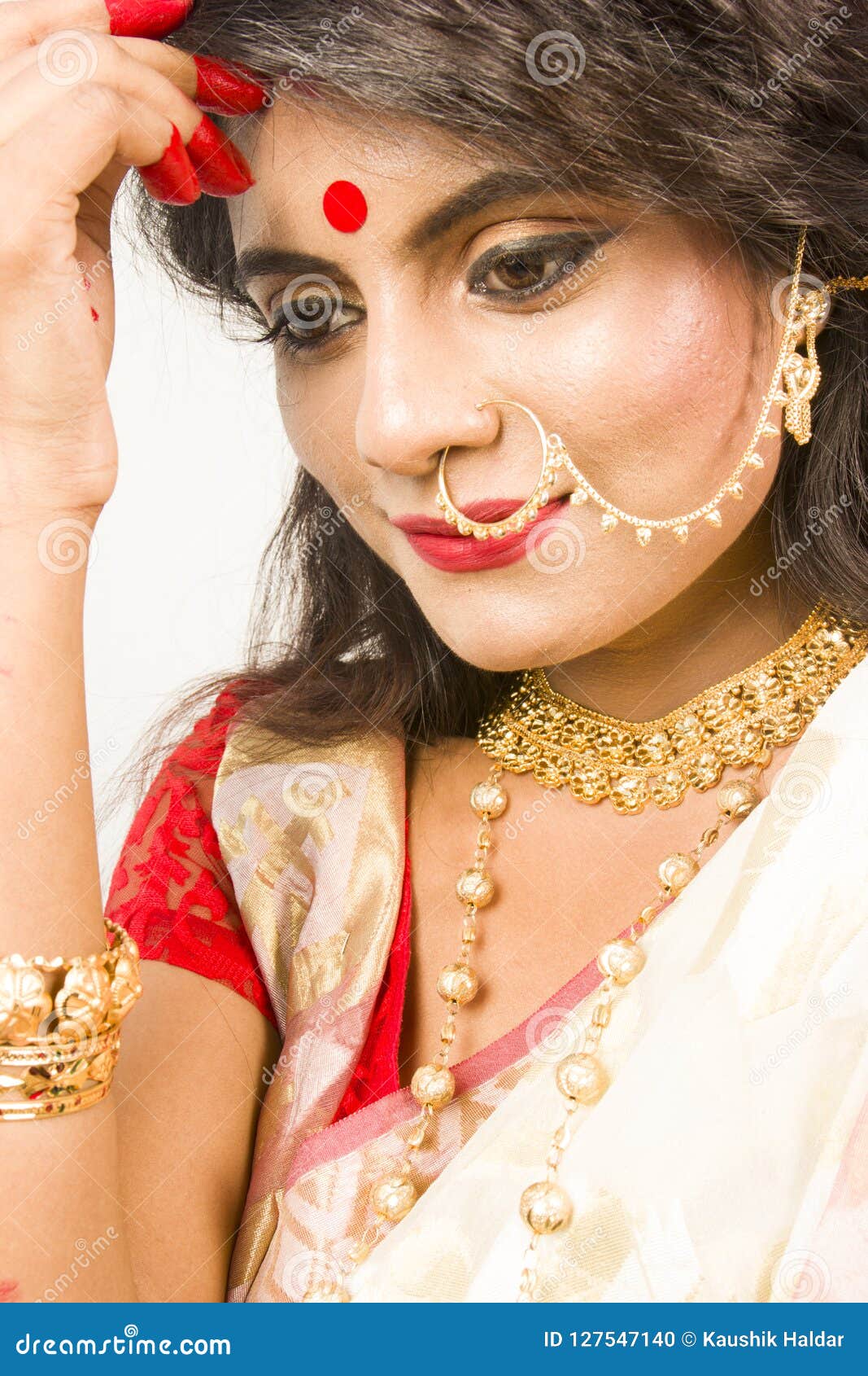 Beautiful Indian Female Model in Indian Saree Stock Photo - Image of  golden, face: 127547140
