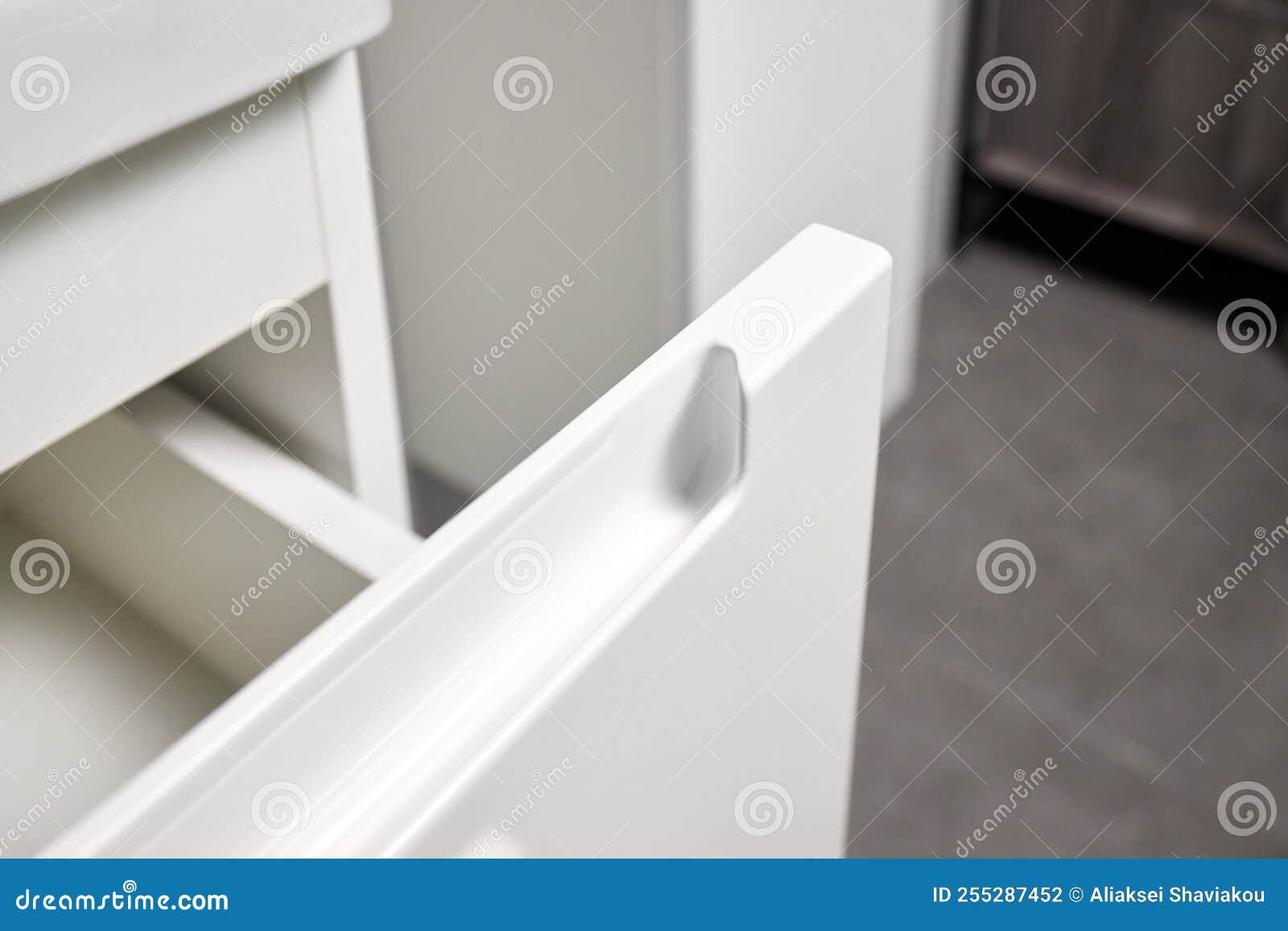 Solution for Placing Kitchen Utensils in Modern Kitchen Horizontal