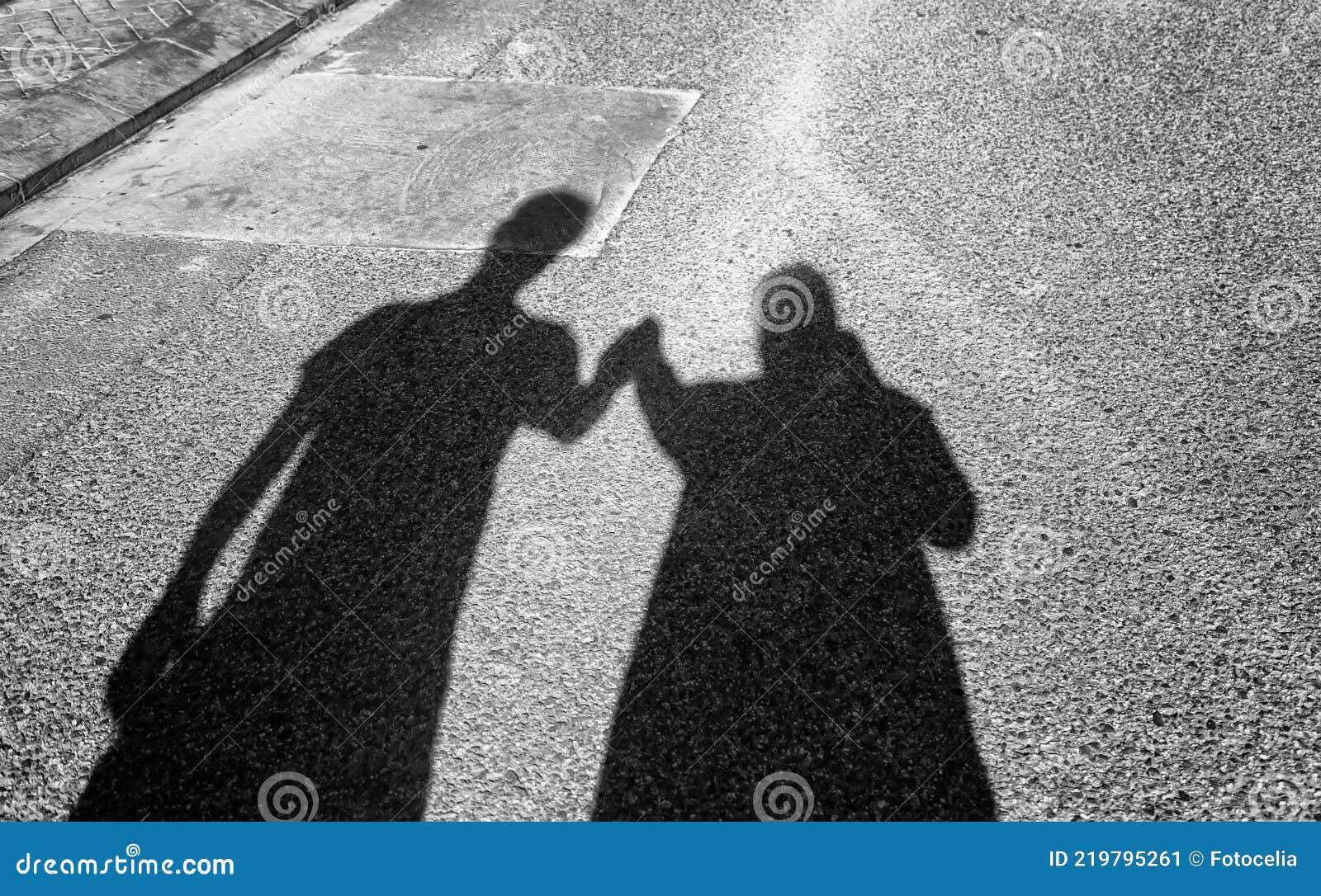 Sombras De Pareja En El Amor Imagen de archivo - Imagen de cielo, familia: 219795261 Sombras De Pareja En El Amor Imagen de archivo - Imagen de cielo, familia: 219795261