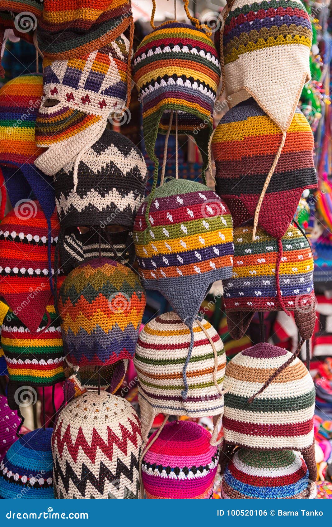 Sombreros Hechos Punto Coloridos En Guatemala Foto de archivo - Imagen de  artesano, mercado: 100520106
