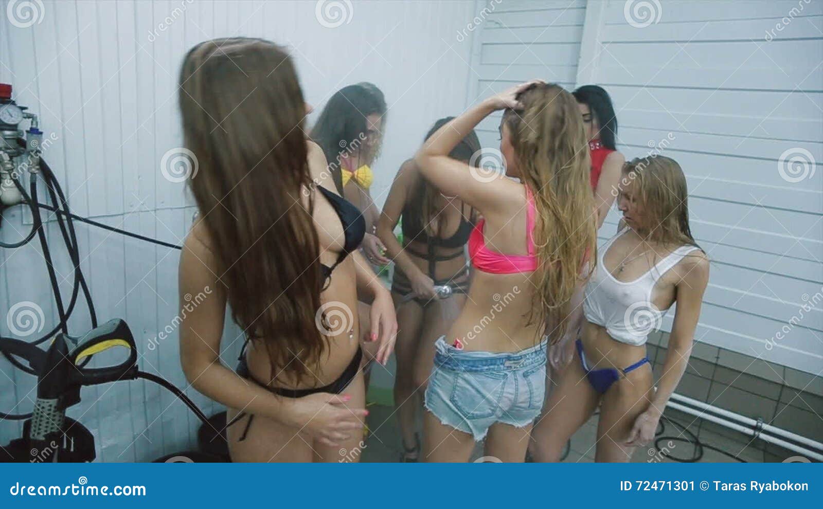 Sexy Girls In The Shower