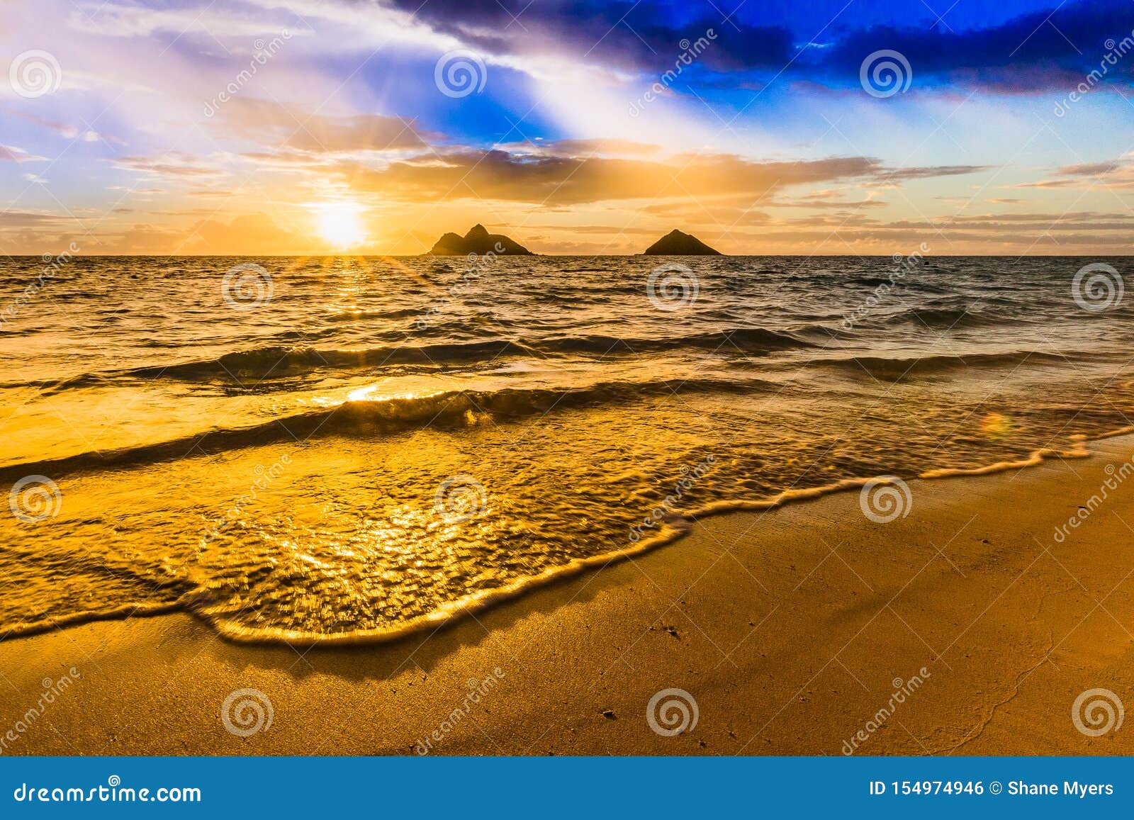 Sonnenaufgang An Lanikai Strand In Kailua Oahu Hawaii Stockfoto Bild Von Nave Erdig 154974946