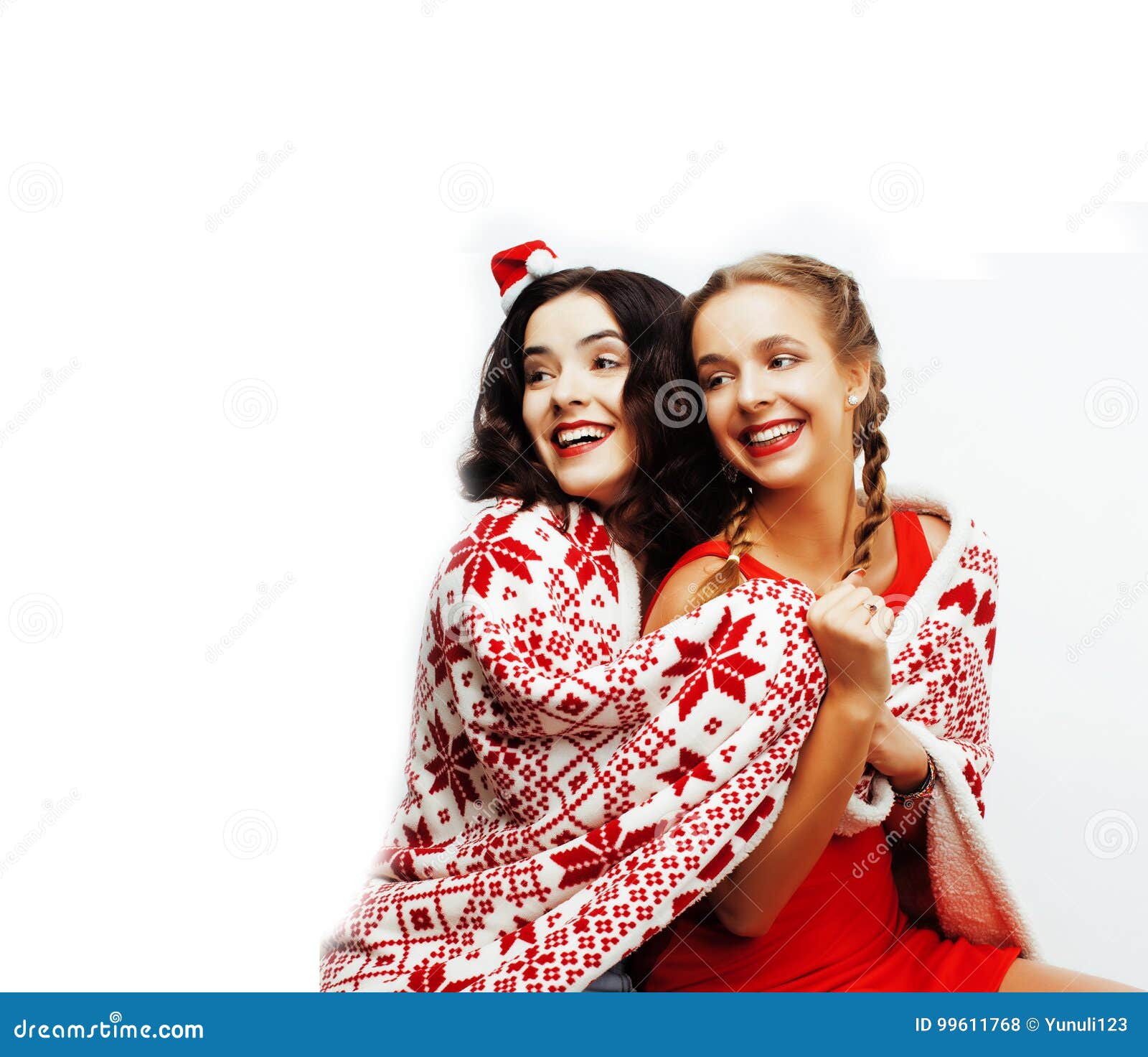 Sonrisa Bastante Feliz De Los Jóvenes Novias Rubias Y Morenas De La Mujer Foto De Archivo 