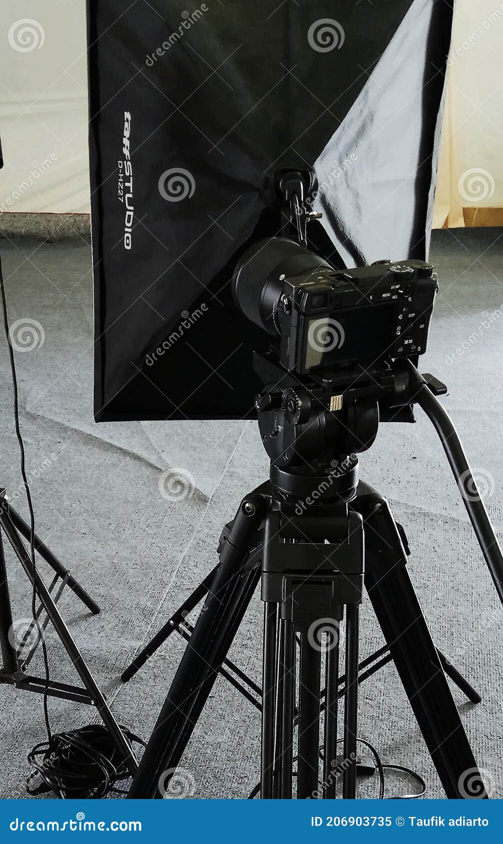 Sony Mirrorless A6300 with Sigma 16mm Lens Editorial Image Image of