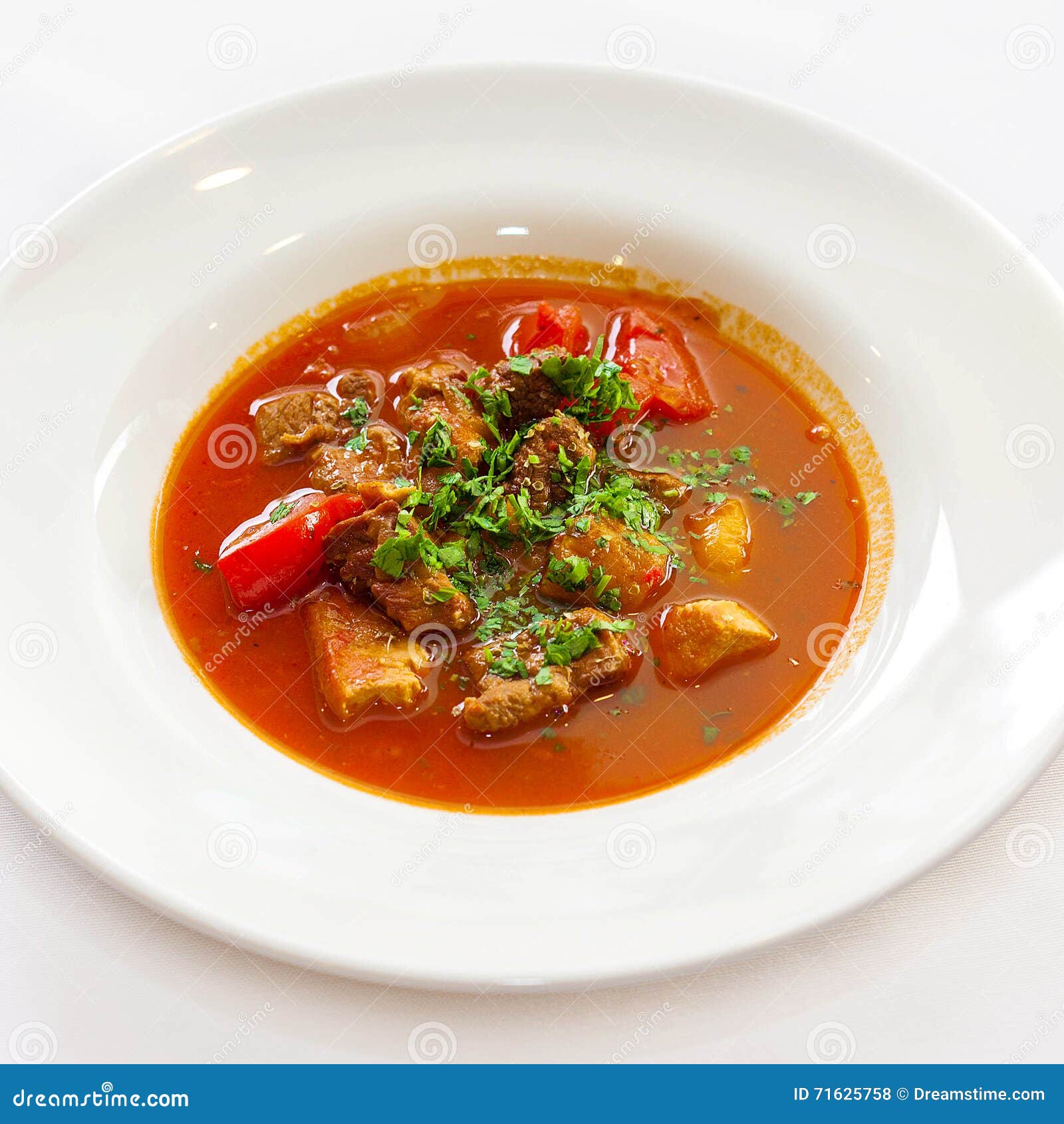 Sopa Com Pimenta E Verdes Da Carne Foto de Stock - Imagem de salada,  cebola: 71625758, image size:1600x1690