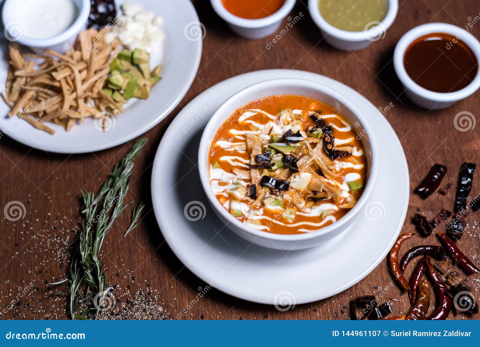 sopa de tortilla - mexican food soup