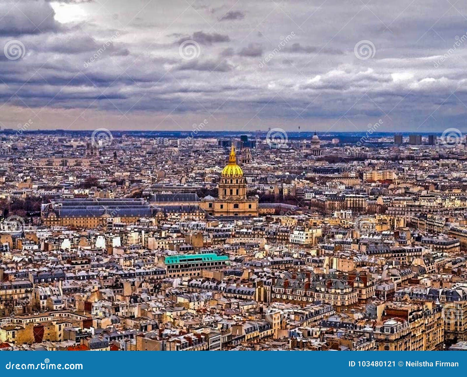 Sopra Parigi. Vista sopra la città di Parigi