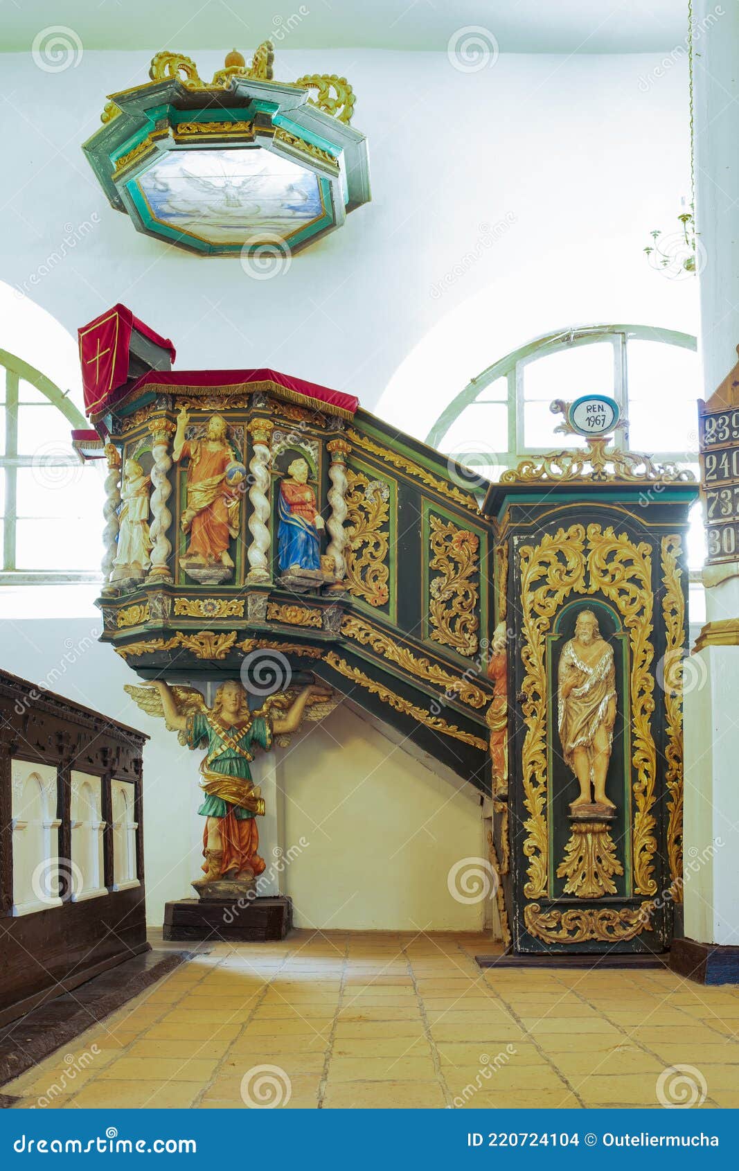 Sorkwity Polonia Interior De Una Antigua Iglesia Evangélica. Altares Ricamente Ornamentados Puestos Púlpito. Imagen de archivo editorial - Imagen de famoso, aldea: 220724104 Sorkwity Polonia Interior De Una Antigua Iglesia Evangélica. Altares Ricamente Ornamentados Puestos Púlpito. Imagen de archivo editorial - Imagen de famoso, aldea: 220724104