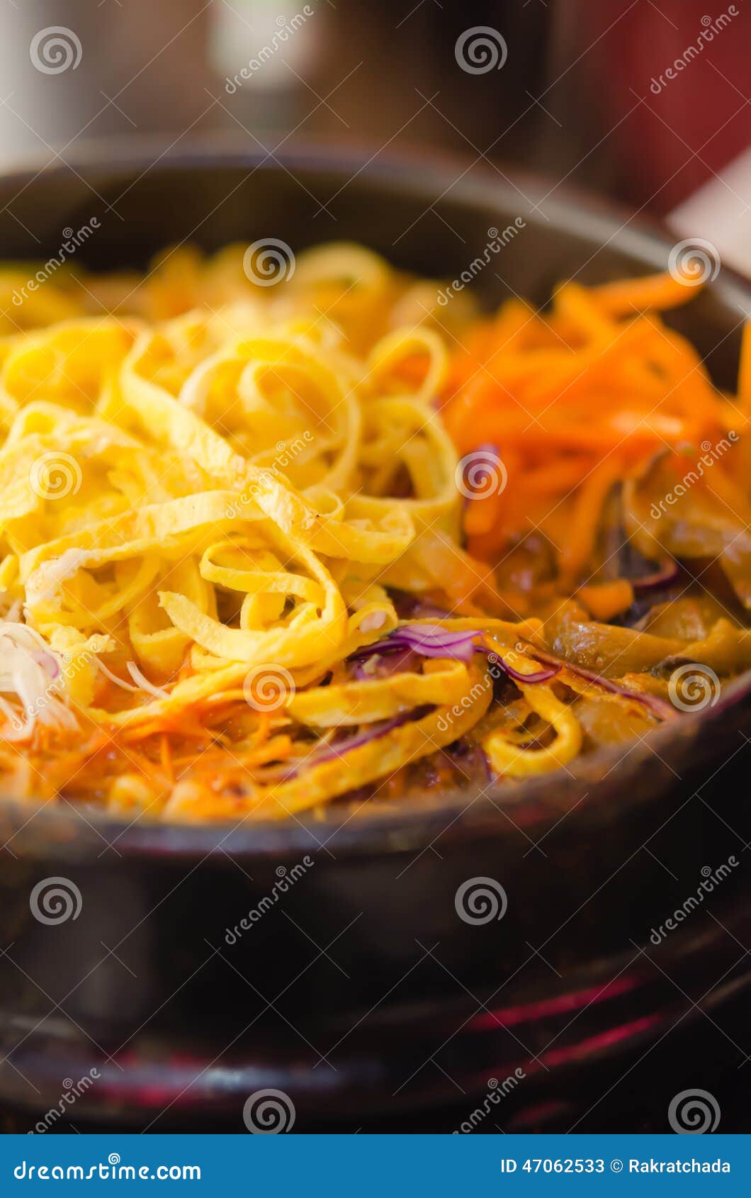 Soupe coréenne épicée. Casserole de style coréen épicée de ragoût