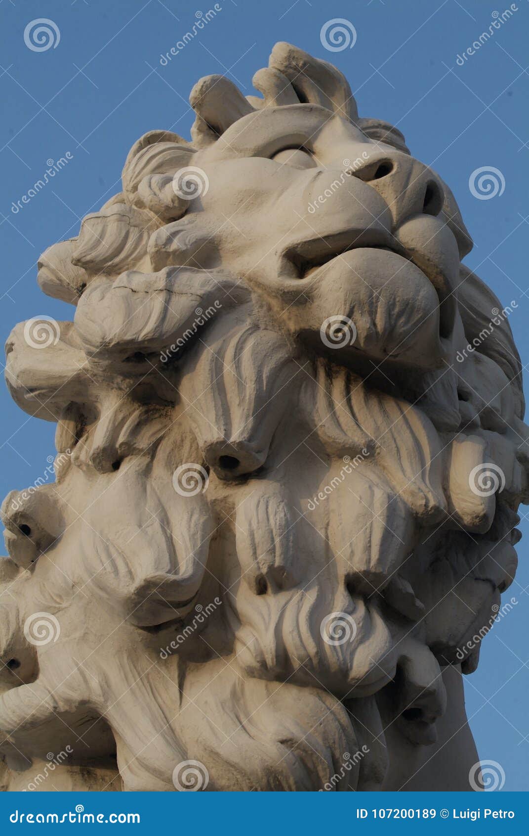 The South Bank Lion Statue Westminster Bridge London England Editorial Stock Image Image Of Stone Coade