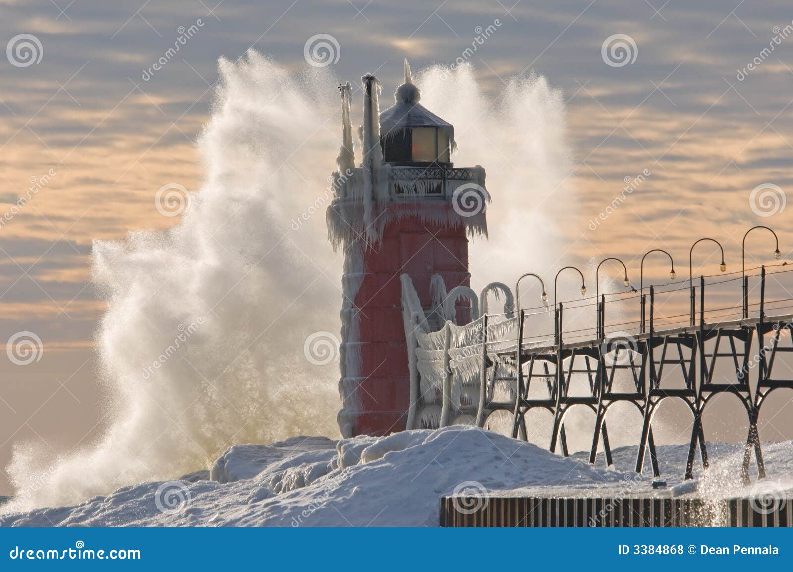 south haven lighthouse winter