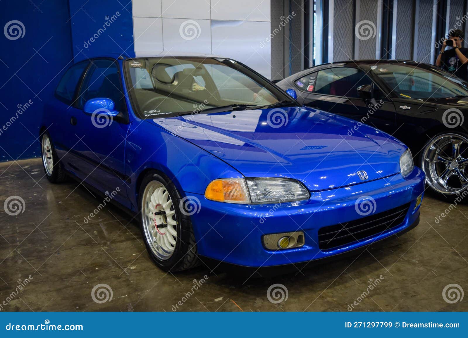 Blue Honda Civic EG6 Hatchback in the Elite Showcase Editorial Stock