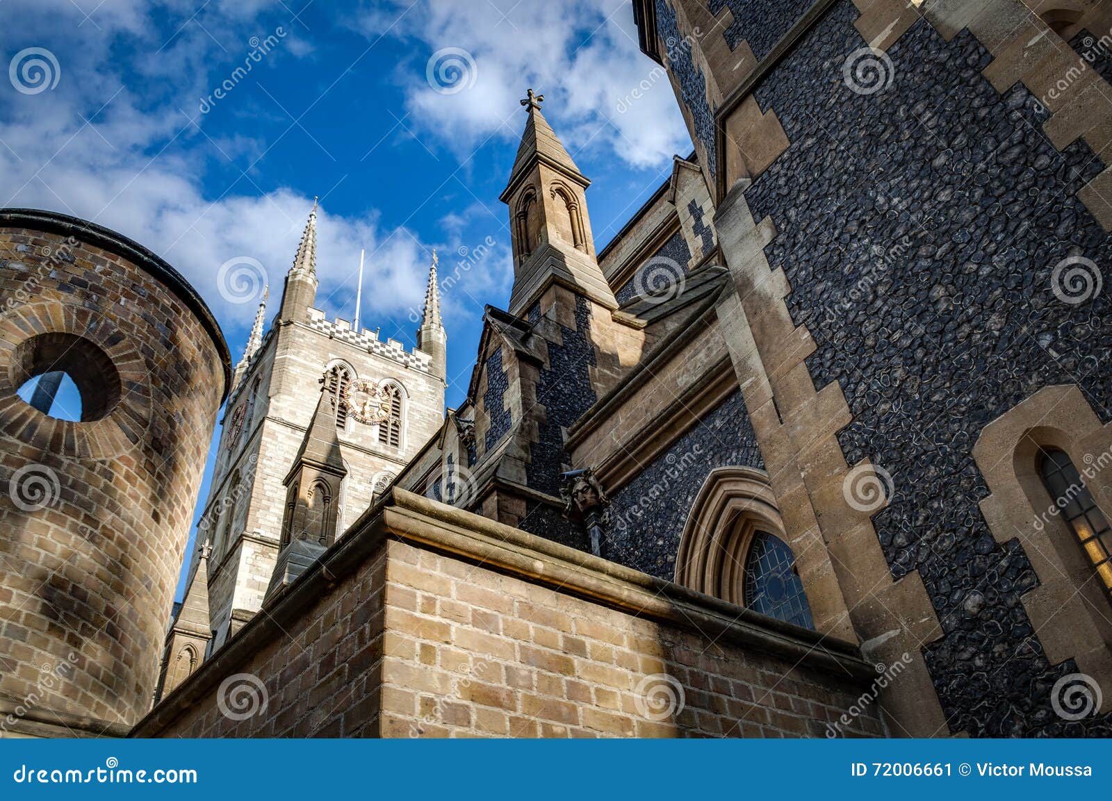 southwark cathedral on a sunny day