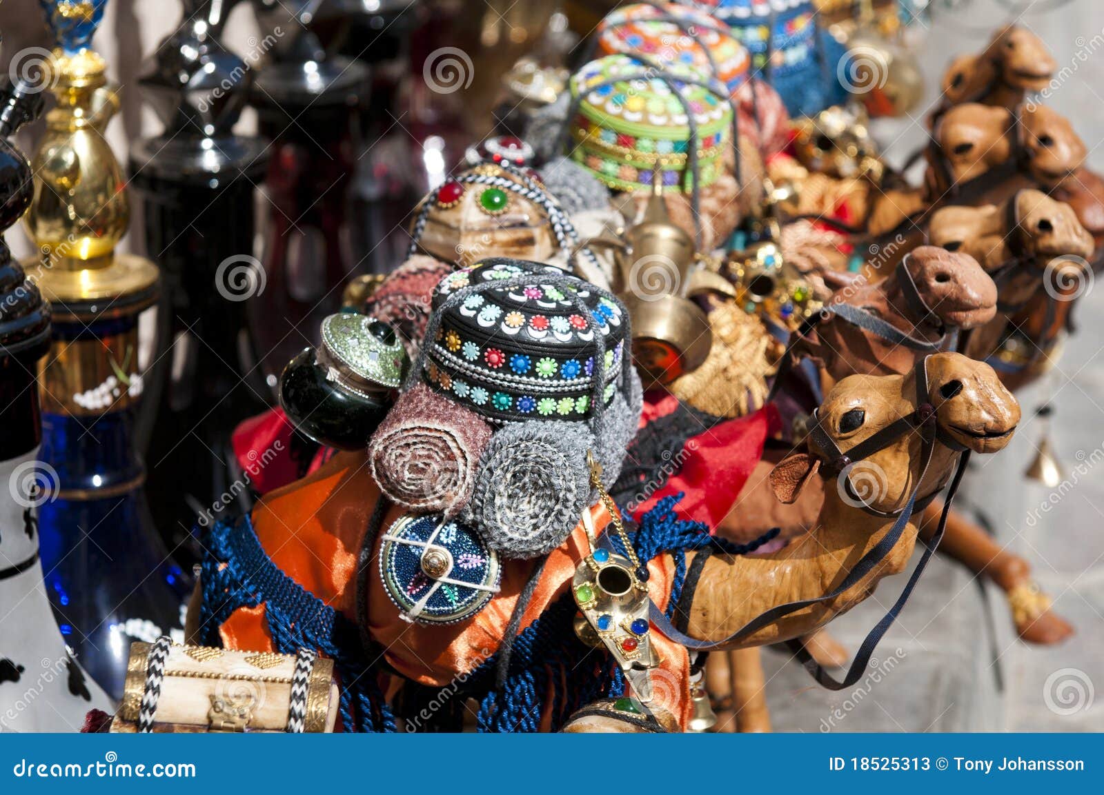 Souvenir chez Souk arabe image stock. Image du chameau 18525313