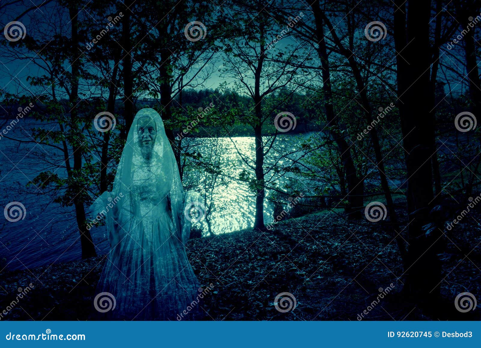 Страшные духи днем. Призрак у озера. Девушка призрак. Невеста призрака.