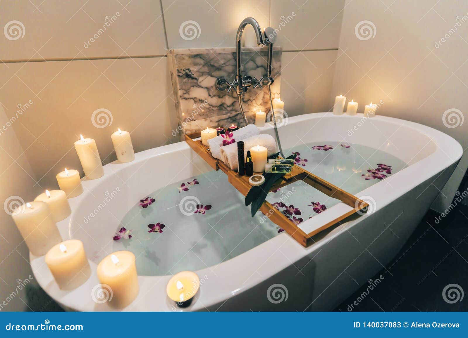 https://thumbs.dreamstime.com/z/spa-bath-flowers-candles-tray-prepared-luxury-decorated-wooden-140037083.jpg