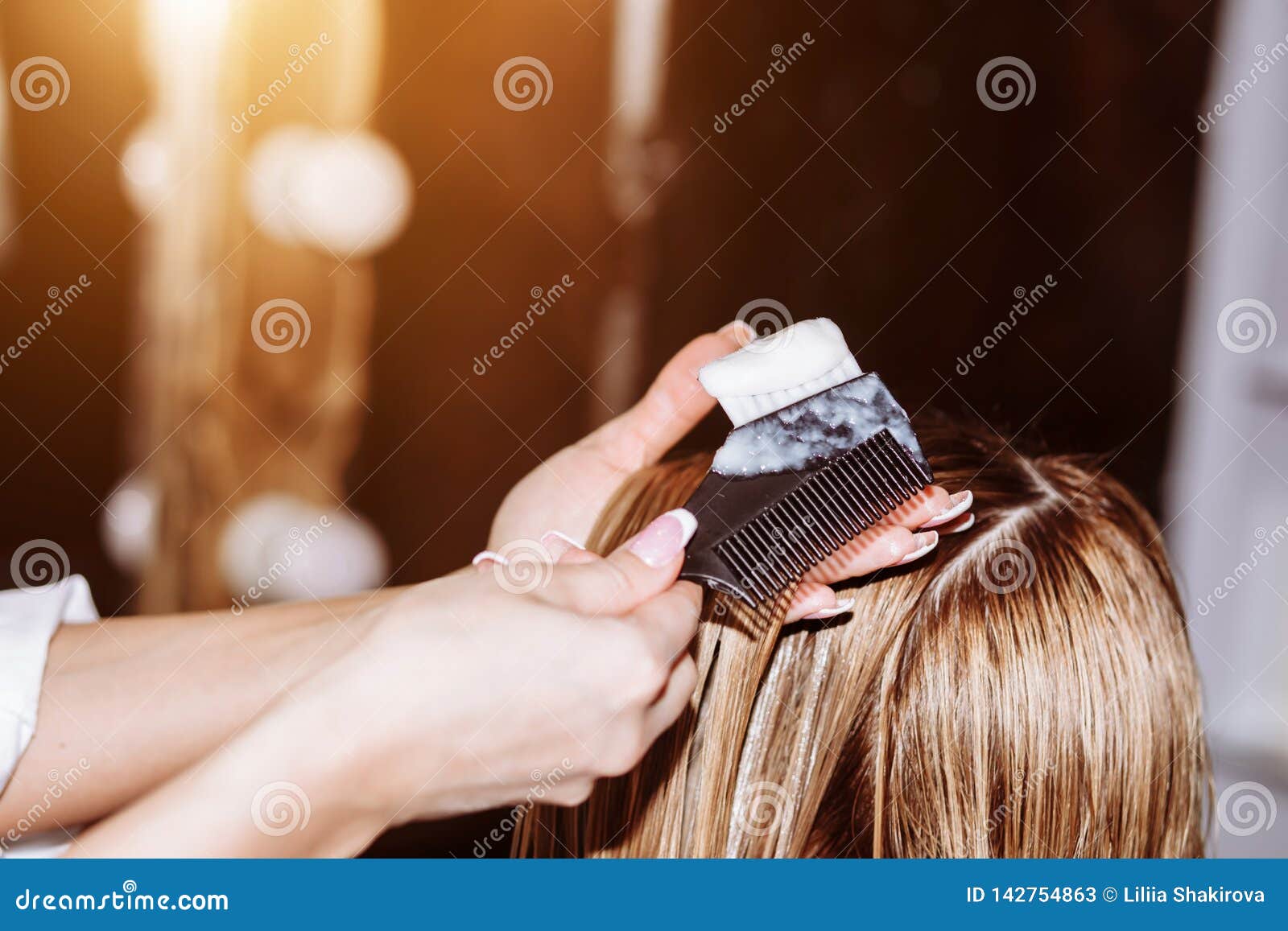Spa Hair Treatment, Hairdresser Applies a White Mask To the Clients Long  Dark Hair. Spa, Care, Beauty and People Concept Stock Image - Image of hair,  feminine: 142754863