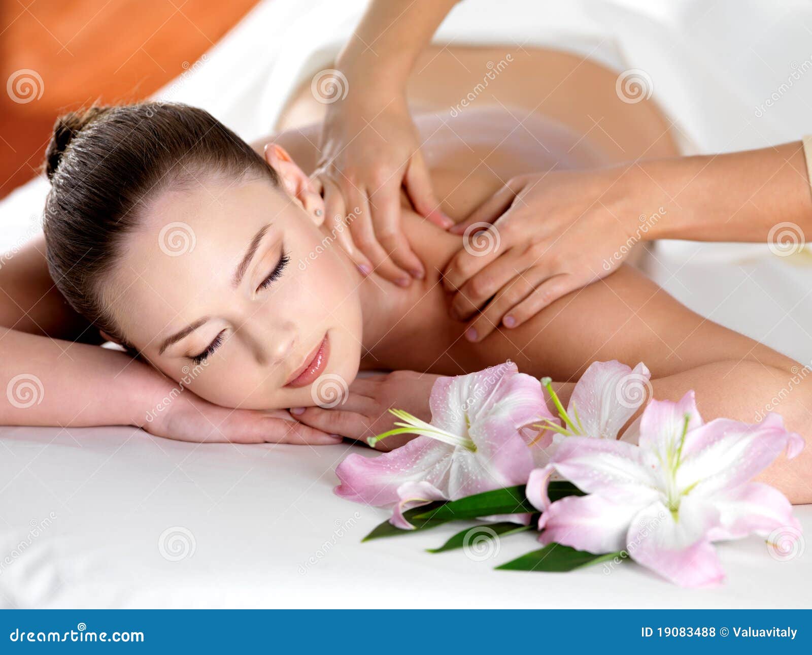 76,400+ Luxury Spa Massage Stock Photos, Pictures & Royalty-Free