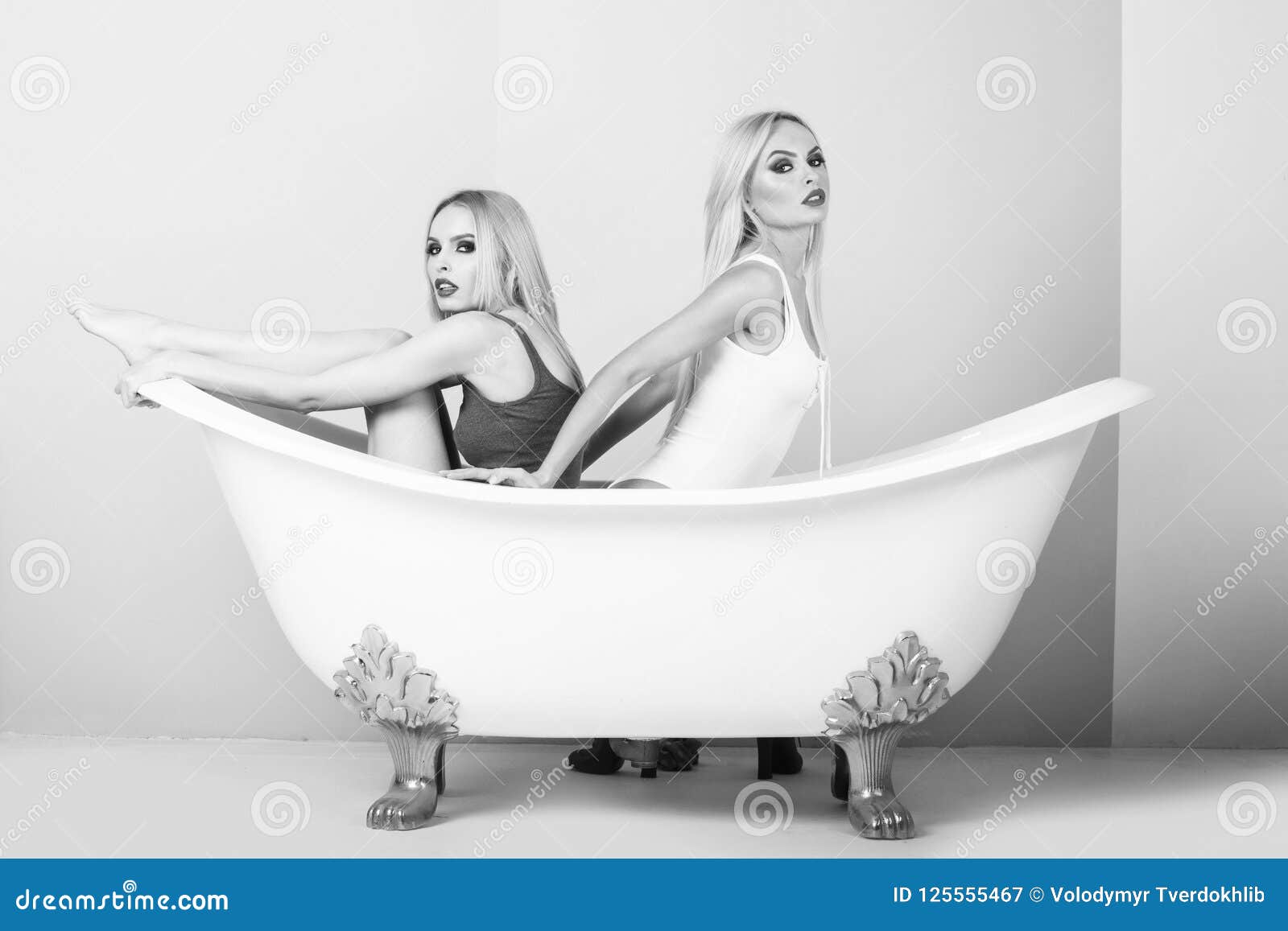 Lesbian In The Bath