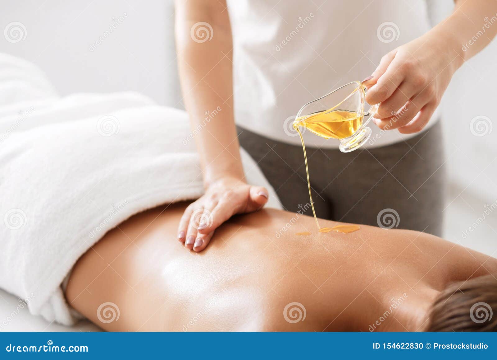 Young Women Getting Back Massage Massage Stock Photo 331339013