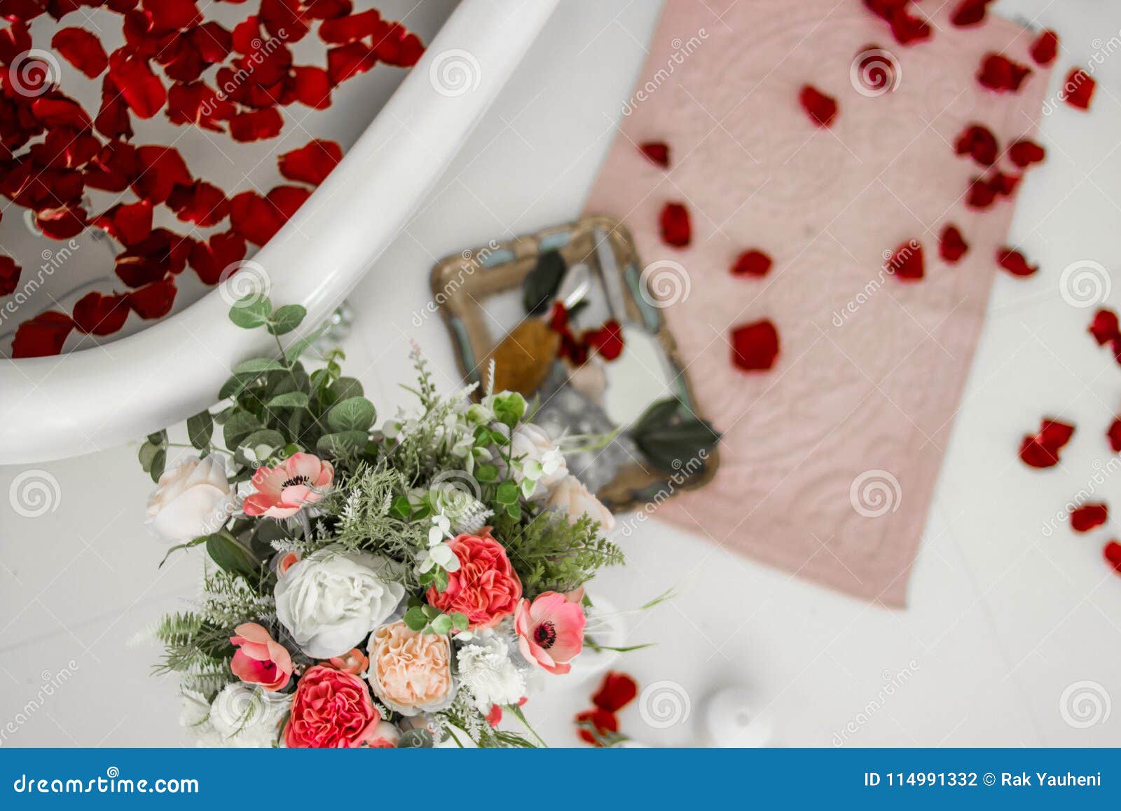 Bouquet of Roses. Bath with Rose Petals Stock Photo - Image of mineral,  bath: 114991332