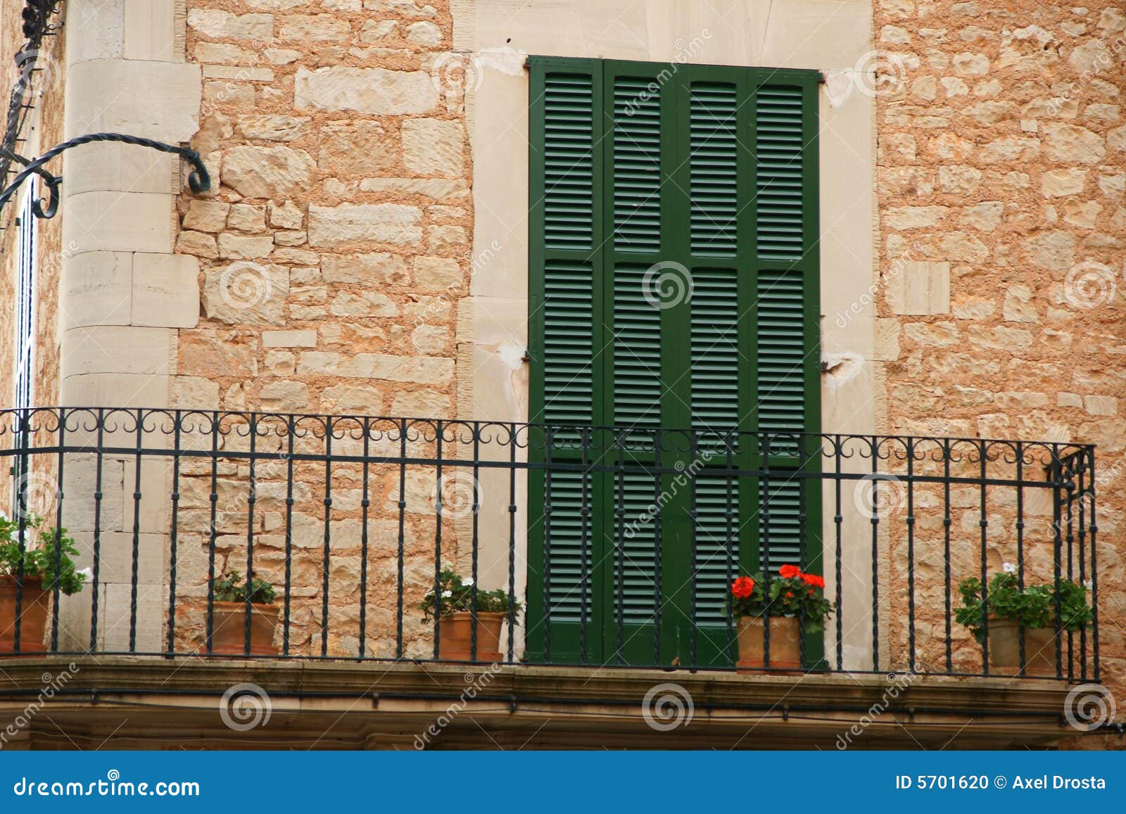 Spaans balkon stock foto afbeelding: 5701620
