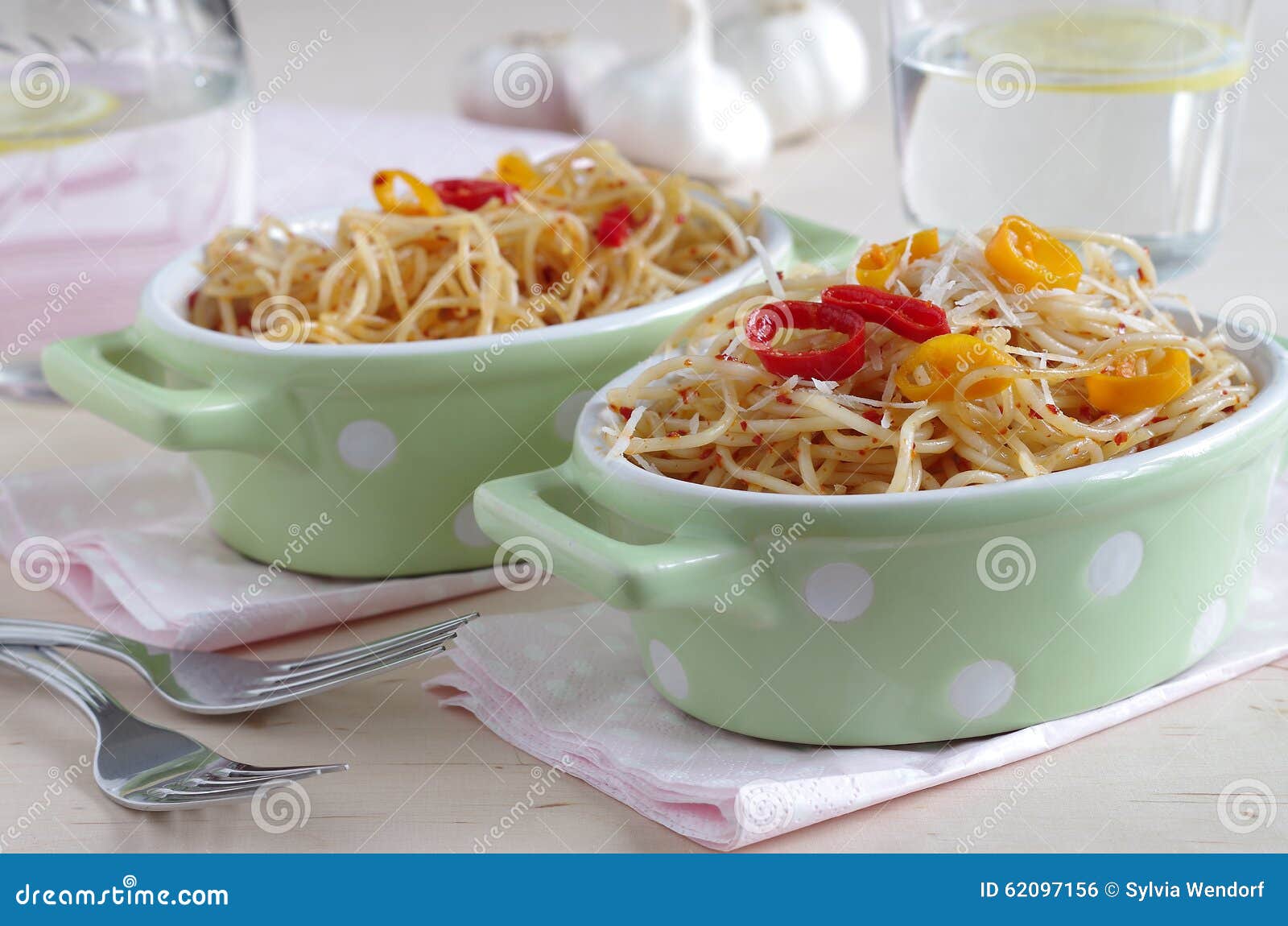 spaghetti aglio e olio e peperoncino