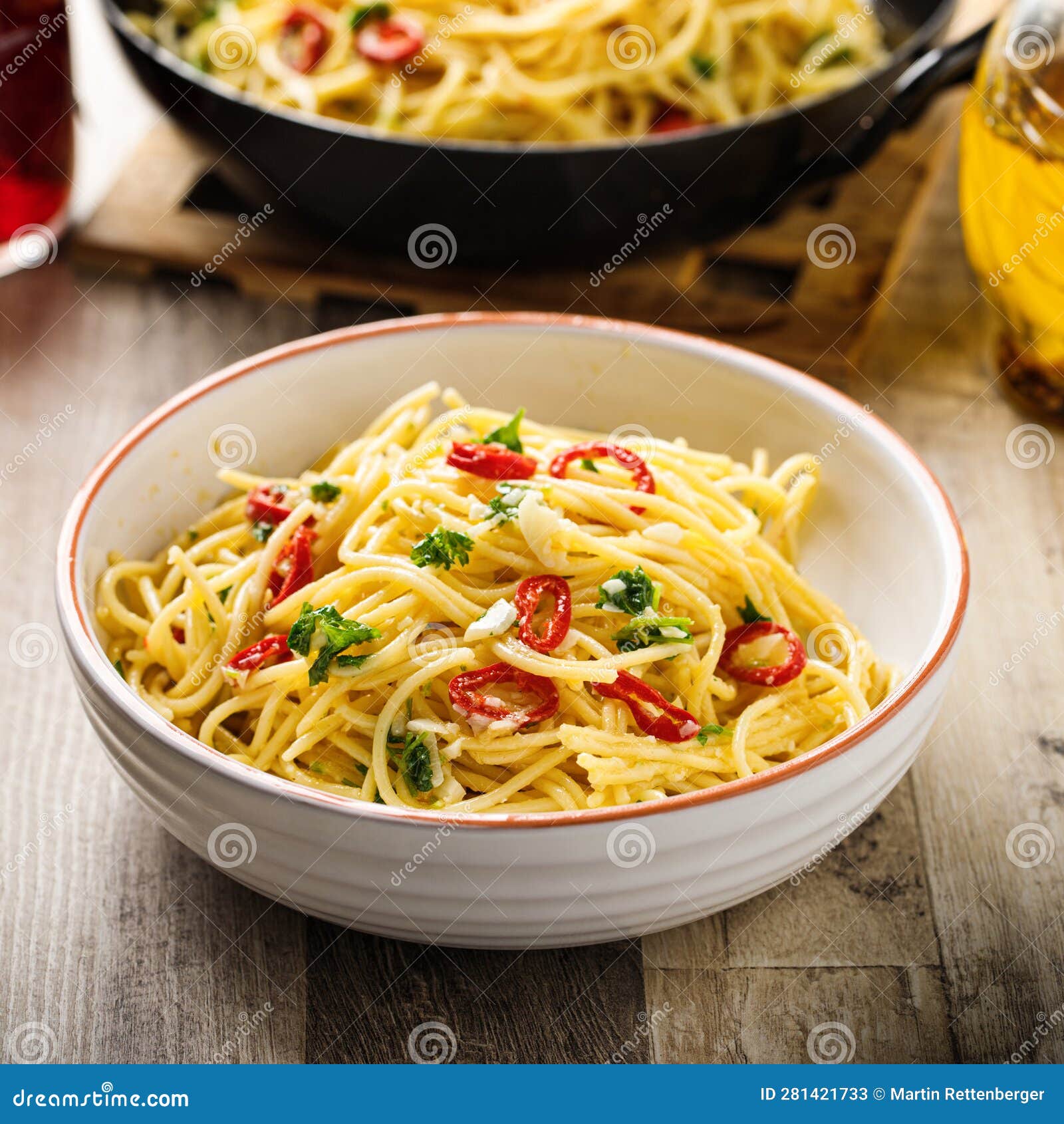 spaghetti aglio e olio e peperoncino