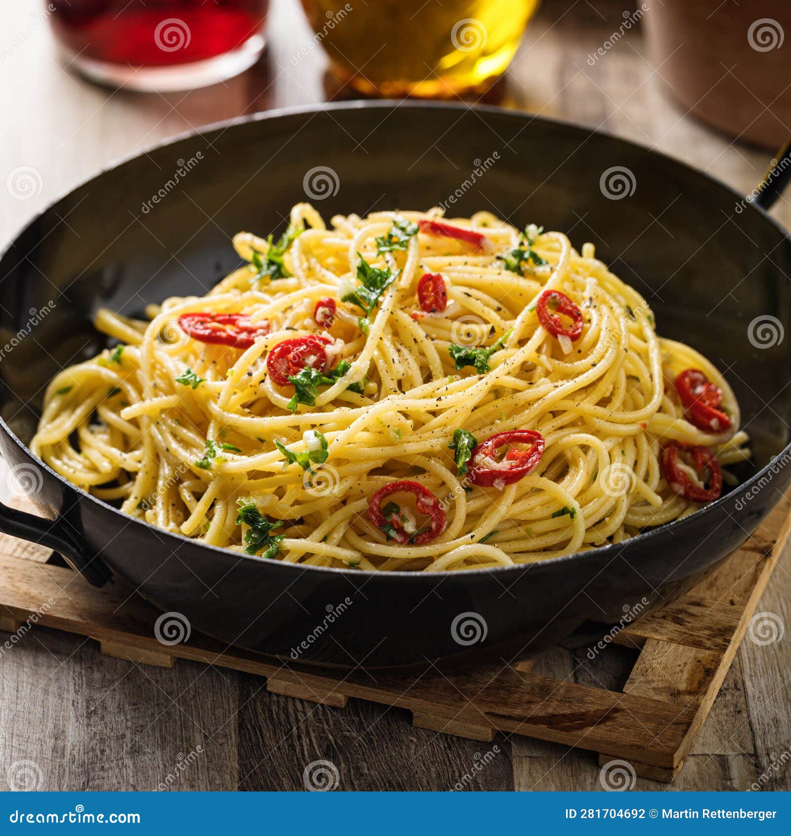 spaghetti aglio e olio e peperoncino