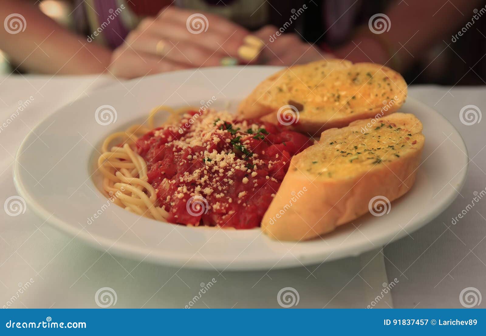 Spaghetti Bolognese with Garlic Bread. Stock Image Image of italian, basil 91837457