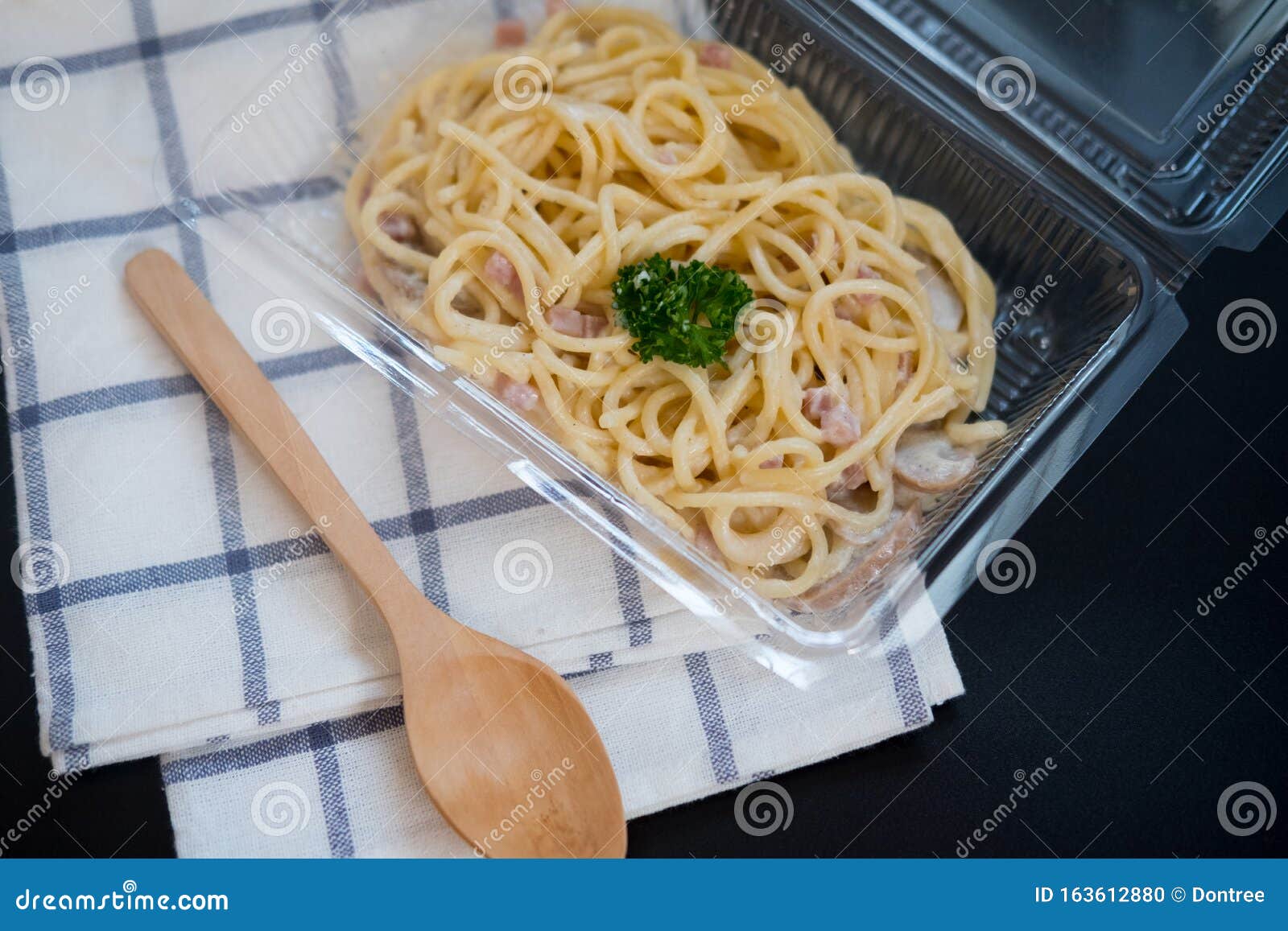 Spaghetti Carbonara in Transparent Plastic Box Stock Photo Image of nourishment, spaghetti