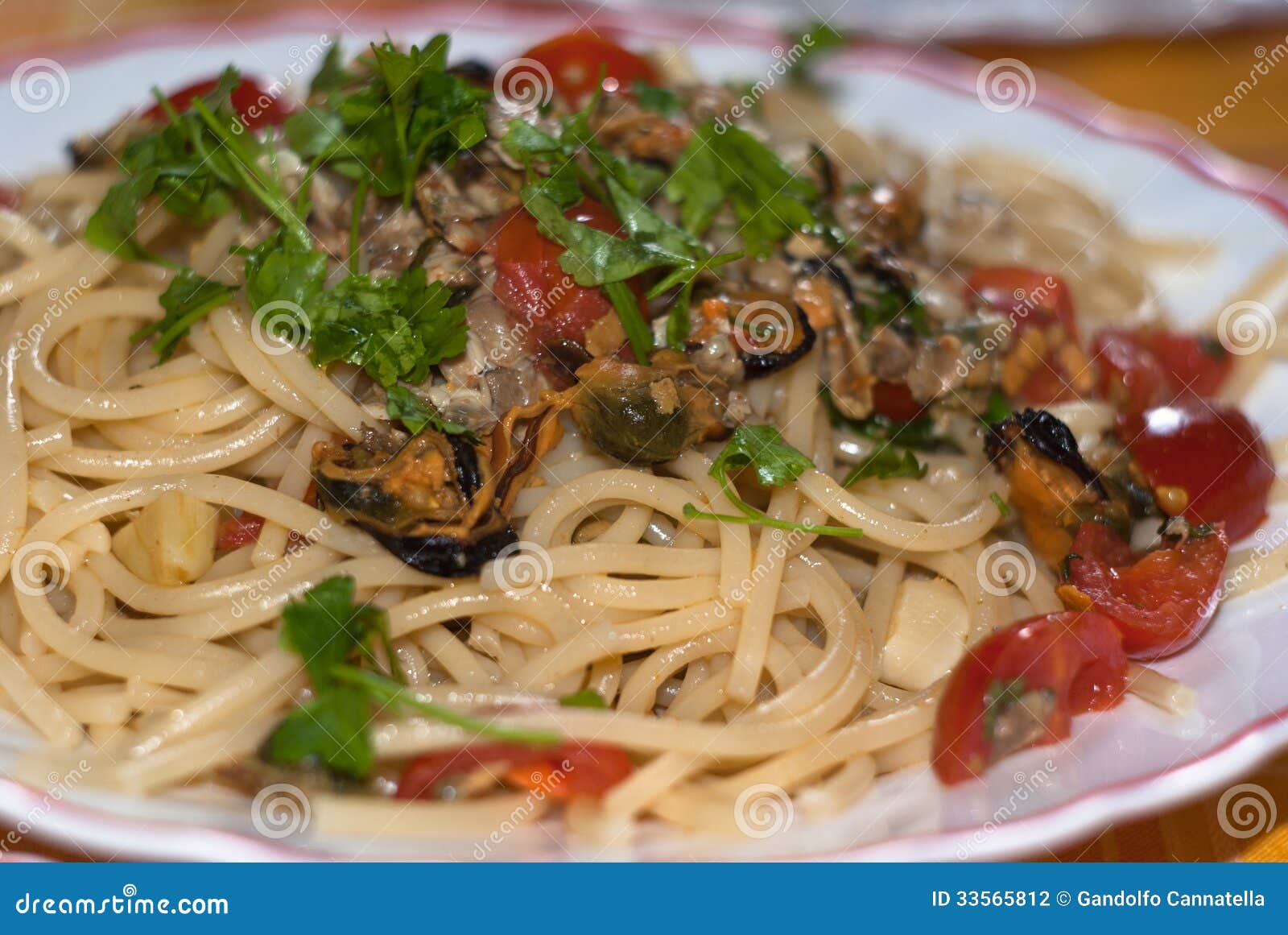 Spaghetti with clams stock photo. Image of cook, noodle 33565812