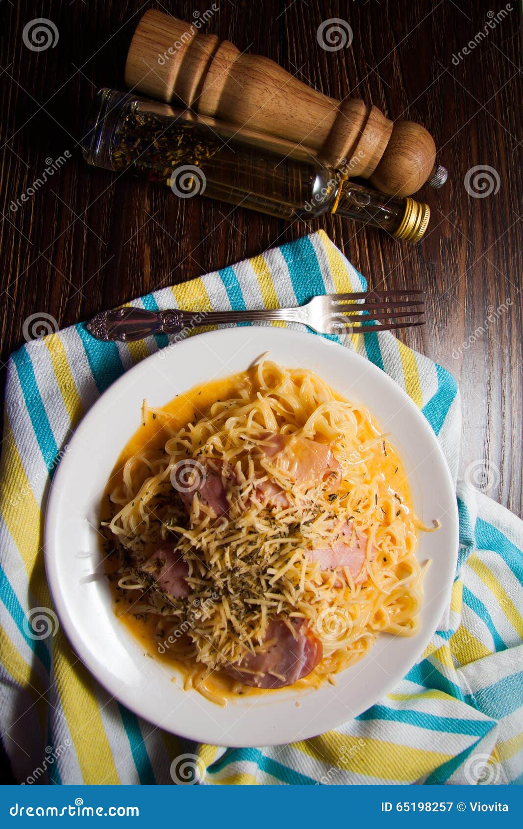 Spaghetti with egg sauce stock image. Image of noodles - 65198257