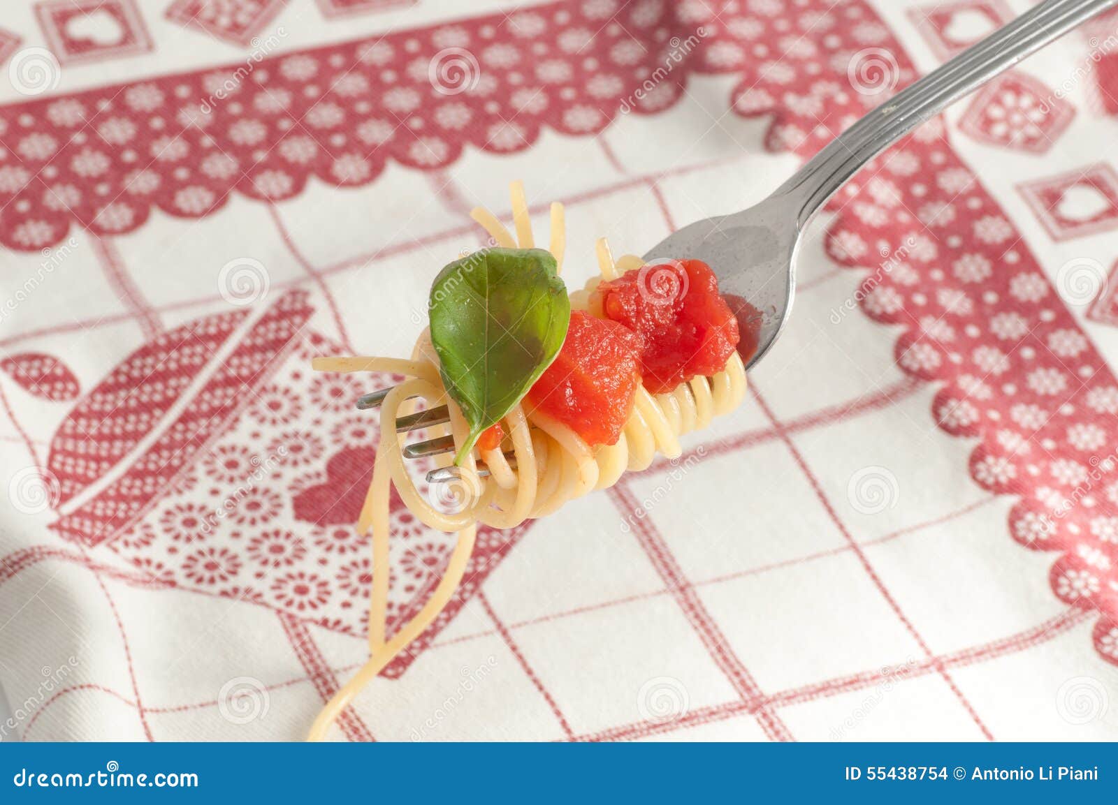 Spaghetti with Fresh Tomato Rolled on Fork. Stock Photo Image of meat, mediterranean 55438754