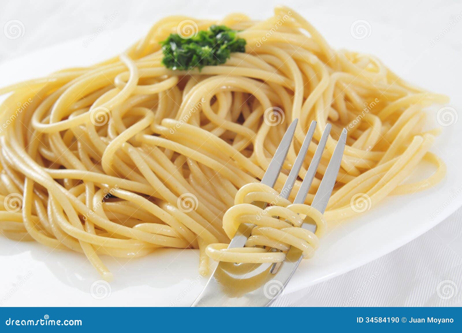 spaghetti with pesto