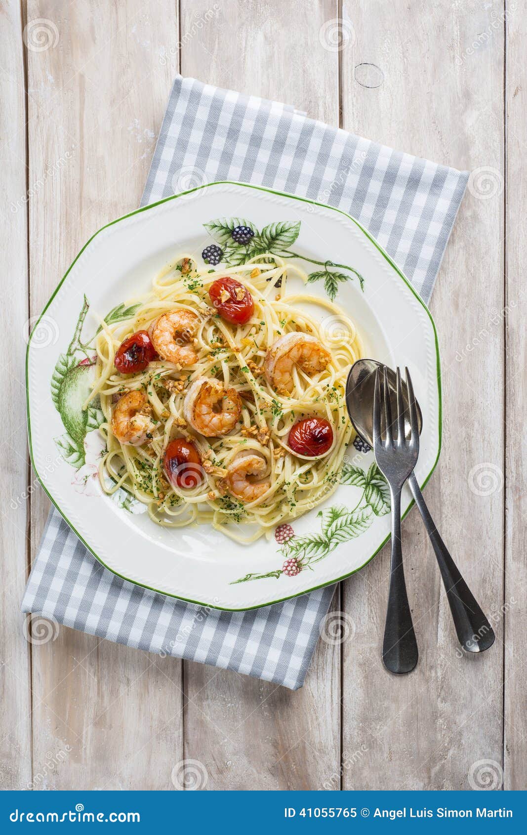 Spaghetti with Prawns and Grape Tomatoes Stock Image Image of oregano