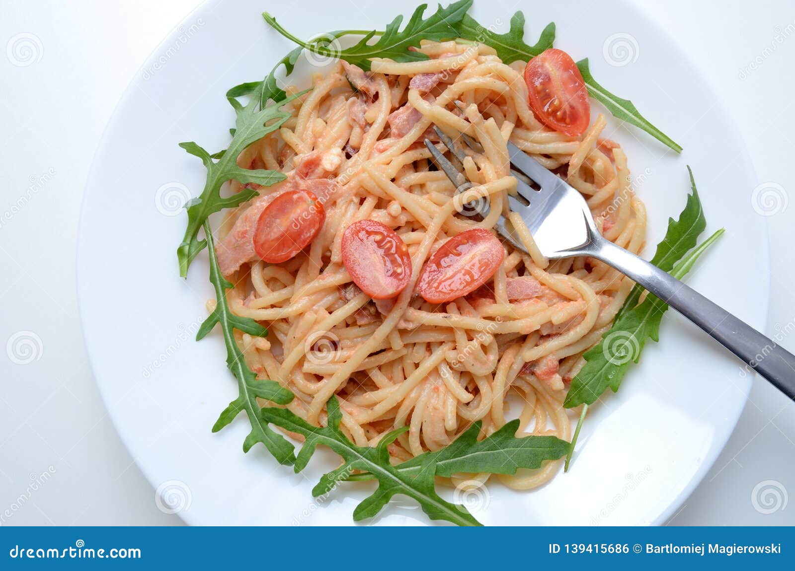 spaghetti with ham and argula