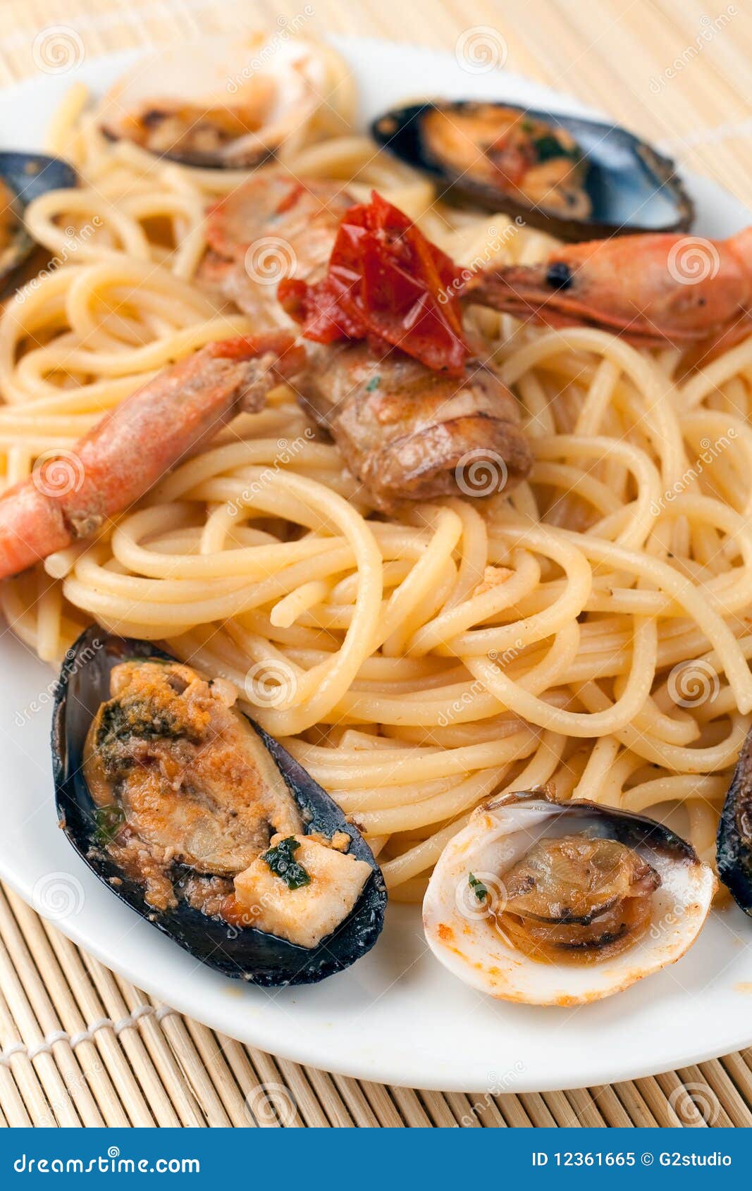 Spaghetti with Sea Fruits and Shellfishes Stock Image Image of