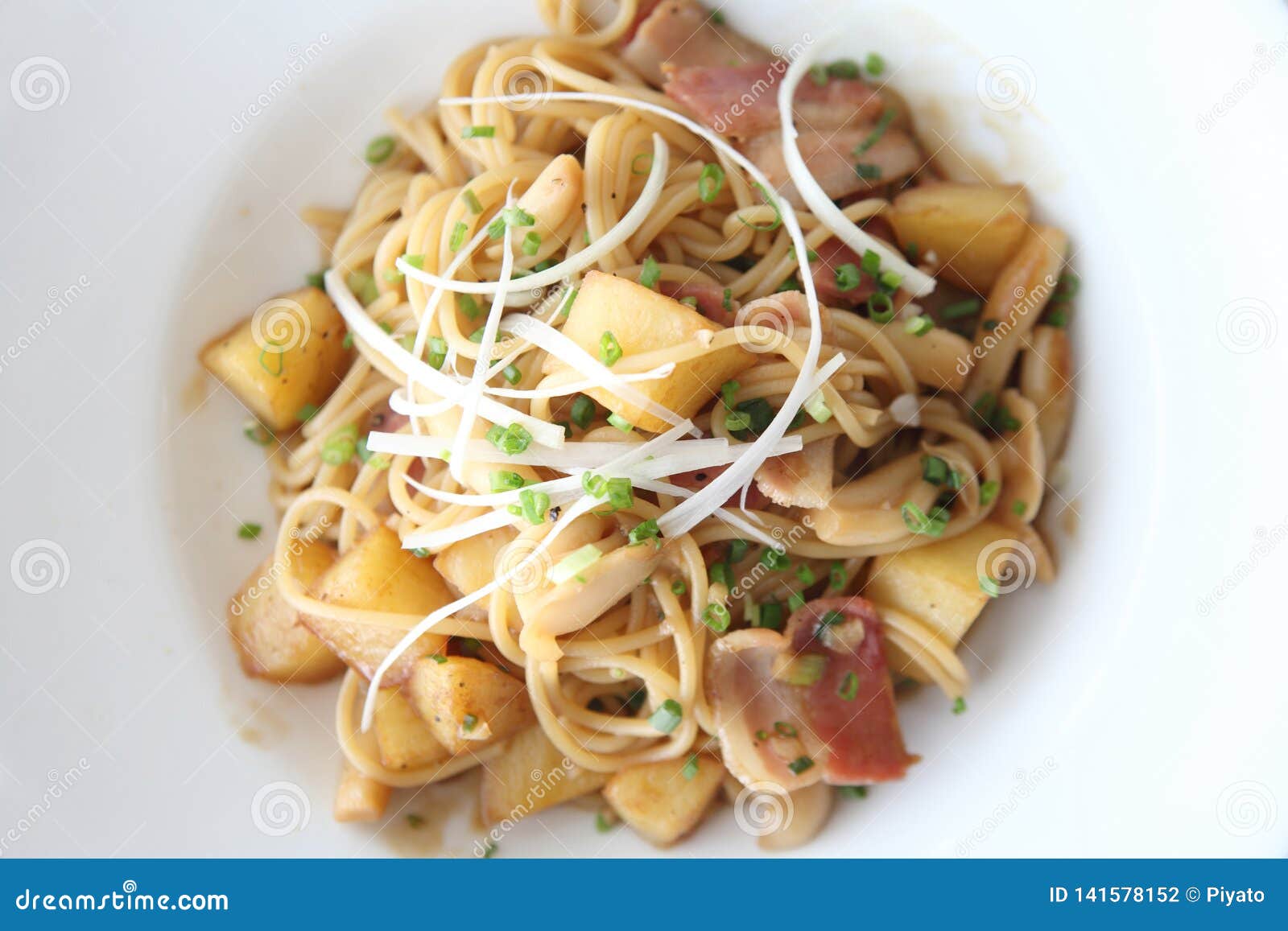 Spaghetti with soy sauce stock photo. Image of japan 141578152