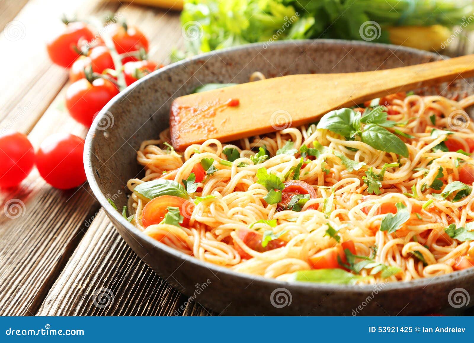 Spaghetti With Tomatoes And Basil Stock Image - Image of marinara ...