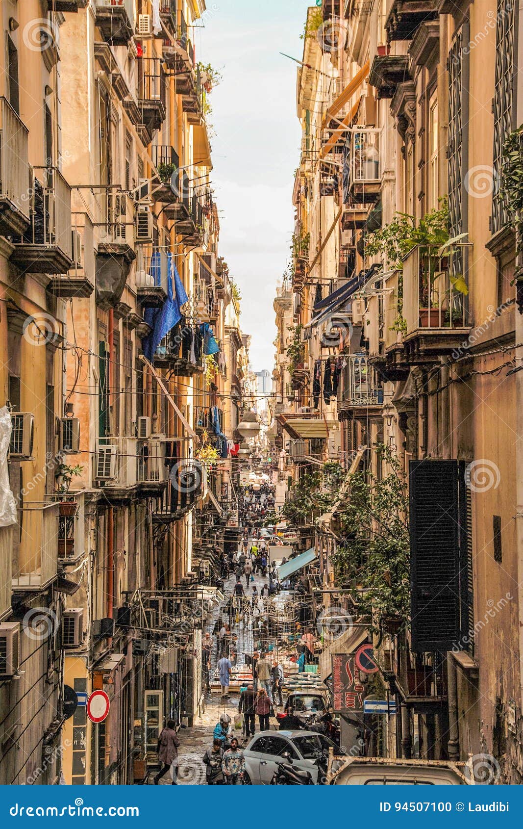 Spagnoli Di Quartieri A Napoli Immagine Editoriale ...