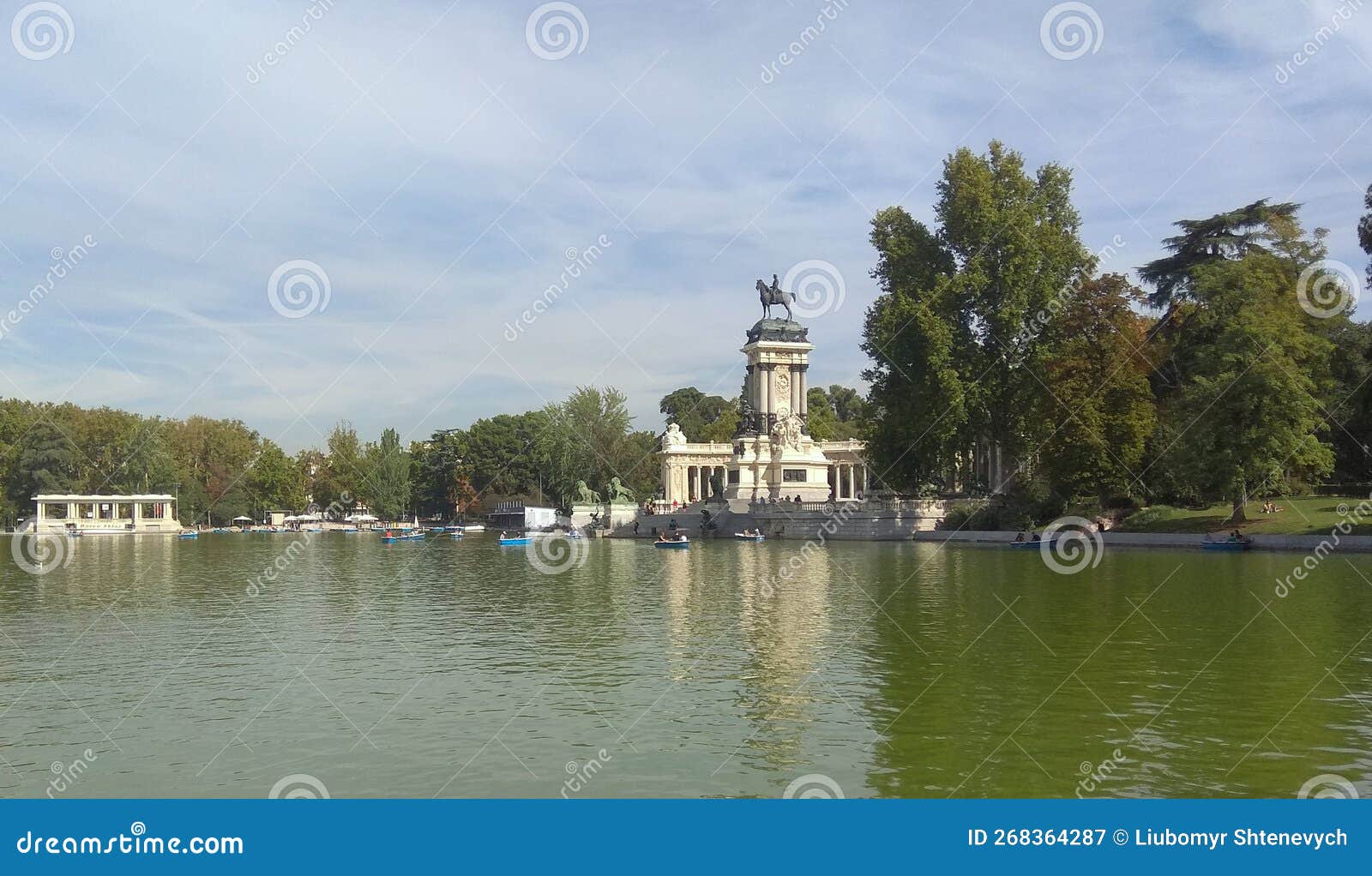 spain, madrid, el retiro park, estanque grande del retiro, view of the lake and the monument to alfonso xii