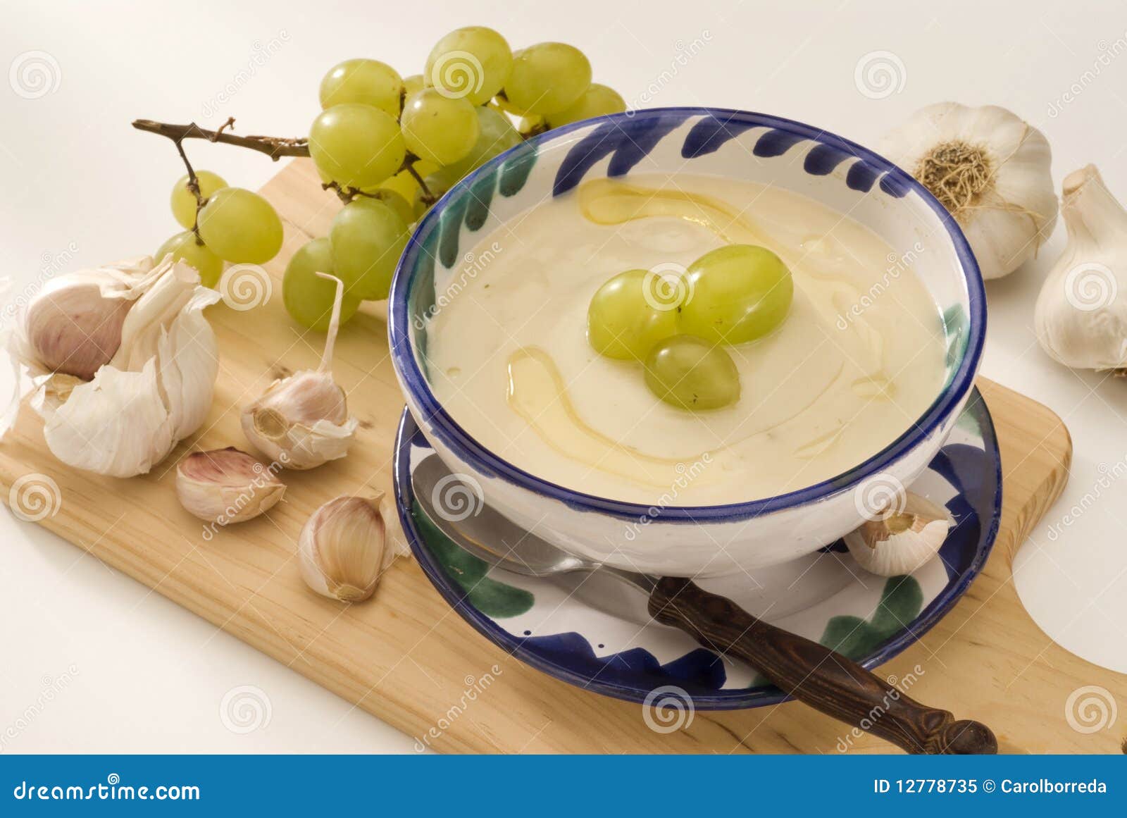 Spanische Küche. Gekühlte Knoblauchsuppe. Stockbild - Bild von ...